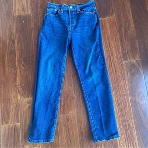 Levi’s wedgie straight high rise cropped Jean size 28 dark wash in waterless